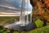 День 2: водопад Сельяландсфосс (Seljalandsfoss)