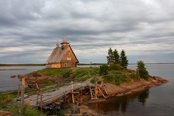 Церковь в посёлке Рабочеостровск на берегу Белого моря, место съемок фильма 