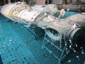 Подводный макет Международной космической станции в гидролаборатории Центра подготовки космонавтов